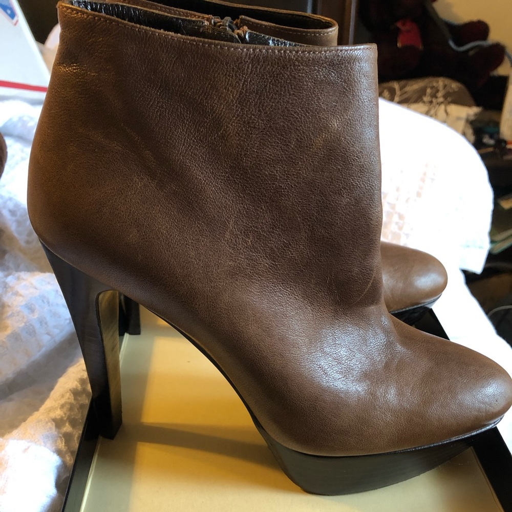 Nice boots - Picture 5 of 7